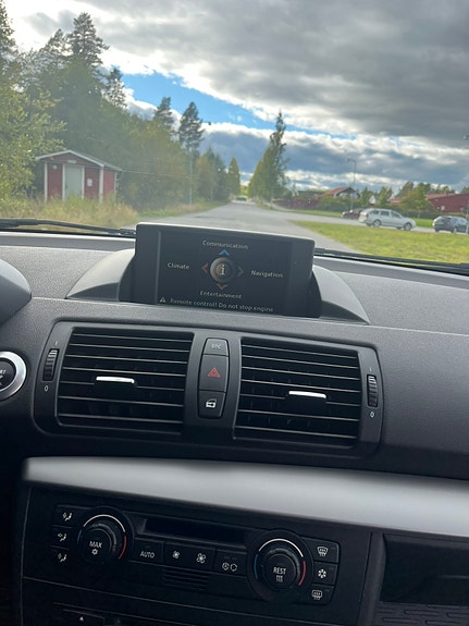 BMW 120i 10 of 11
