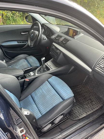 BMW 120i 7 of 11