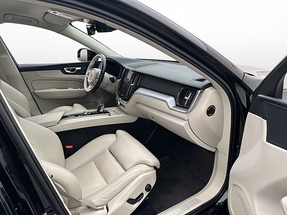 Volvo XC60 29 of 30
