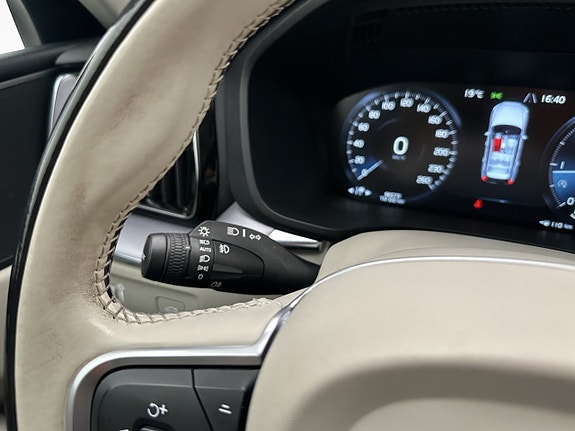 Volvo XC60 15 of 30