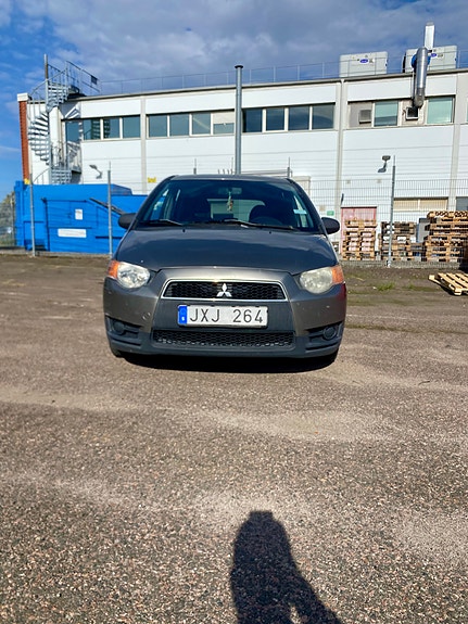 Mitsubishi Colt 3 of 7