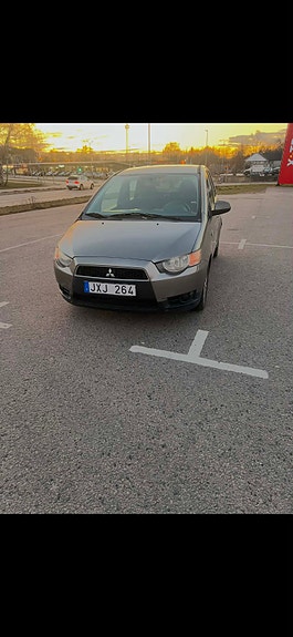 Mitsubishi Colt 2 of 7