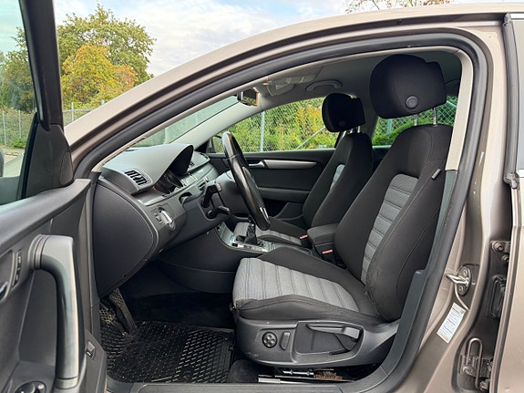 Volkswagen Passat 14 of 15
