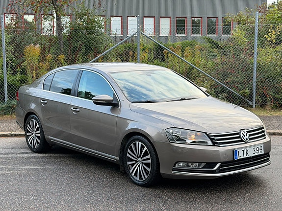 Volkswagen Passat 2 of 15