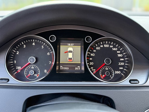Volkswagen Passat 15 of 15