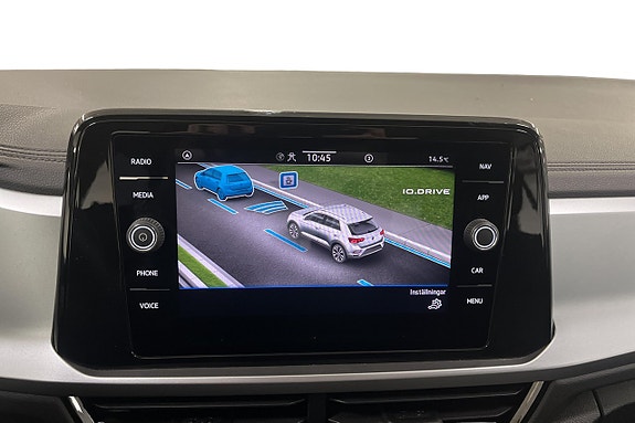 Volkswagen T-Roc 27 of 29