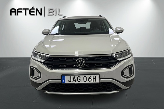 Volkswagen T-Roc 3 of 29