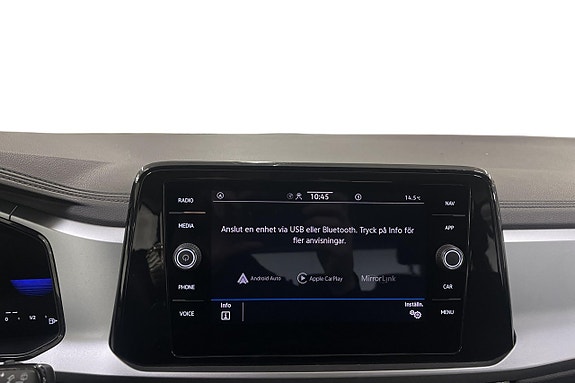 Volkswagen T-Roc 26 of 29