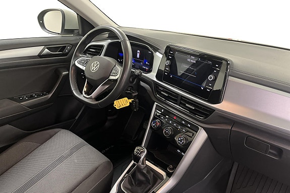 Volkswagen T-Roc 16 of 29