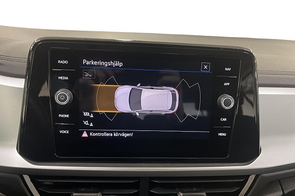 Volkswagen T-Roc 29 of 29