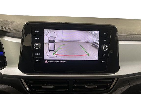 Volkswagen T-Roc 28 of 29