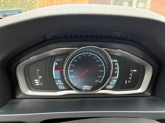 Volvo V60 9 of 13