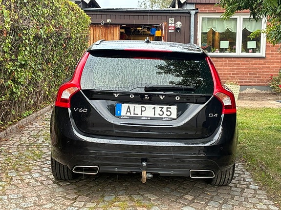 Volvo V60 2 of 13