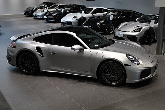 Porsche 911 Turbo S 8 of 18