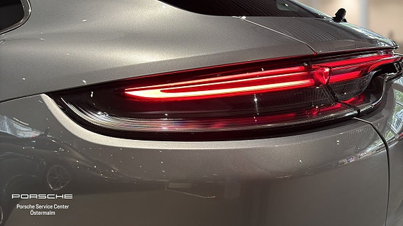 Porsche Panamera 4 13 of 15