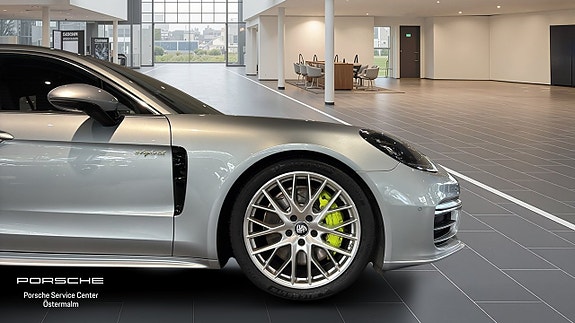 Porsche Panamera 4 10 of 15