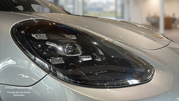 Porsche Panamera 4 11 of 15