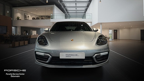 Porsche Panamera 4 8 of 15