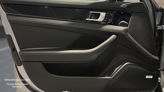 Porsche Panamera 4 6 of 15