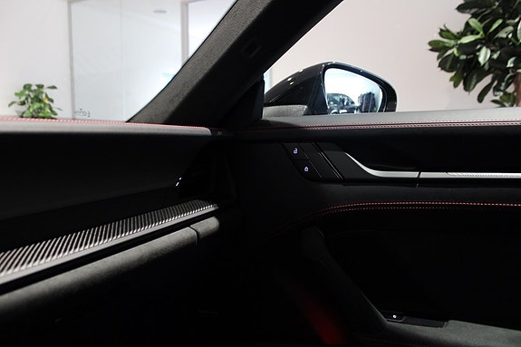 Porsche 911 GT3 17 of 21