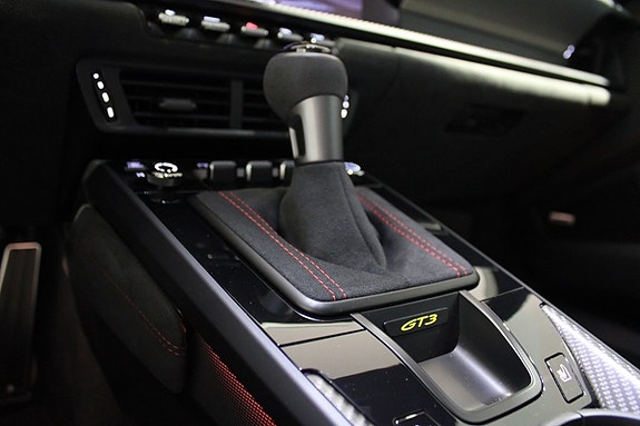 Porsche 911 GT3 16 of 21