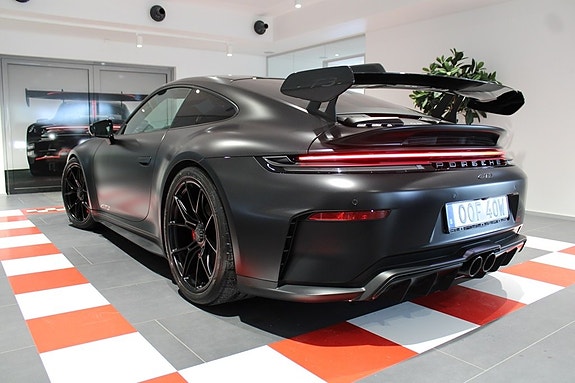 Porsche 911 GT3 2 of 21