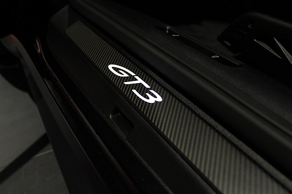 Porsche 911 GT3 9 of 21