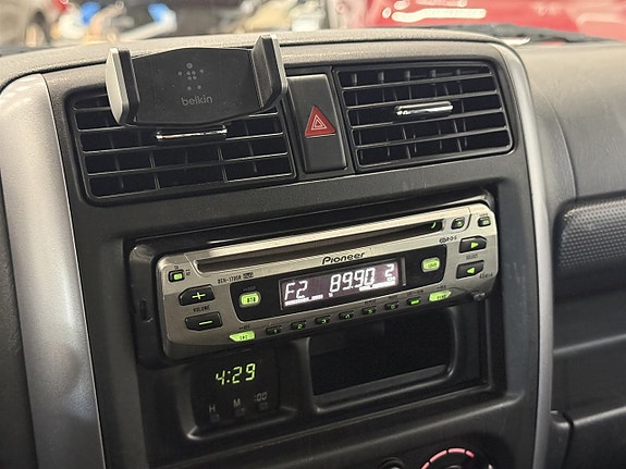 Suzuki Jimny 14 of 18