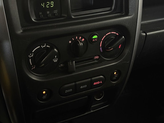 Suzuki Jimny 15 of 18