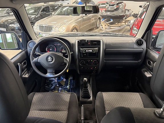 Suzuki Jimny 17 of 18