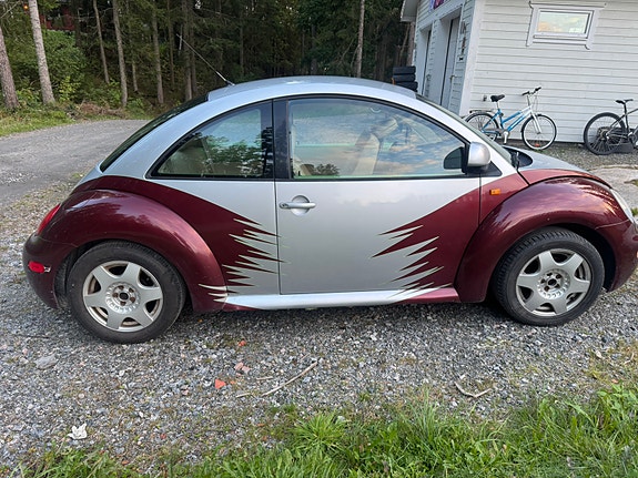 Volkswagen New Beetle 6 of 20