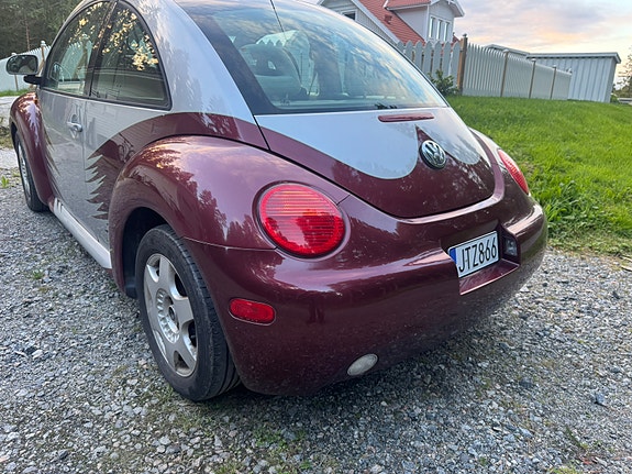 Volkswagen New Beetle 4 of 20