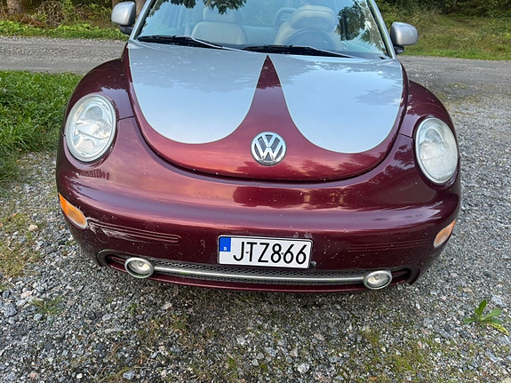 Volkswagen New Beetle 12 of 20