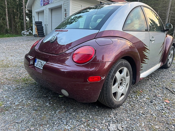 Volkswagen New Beetle 3 of 20