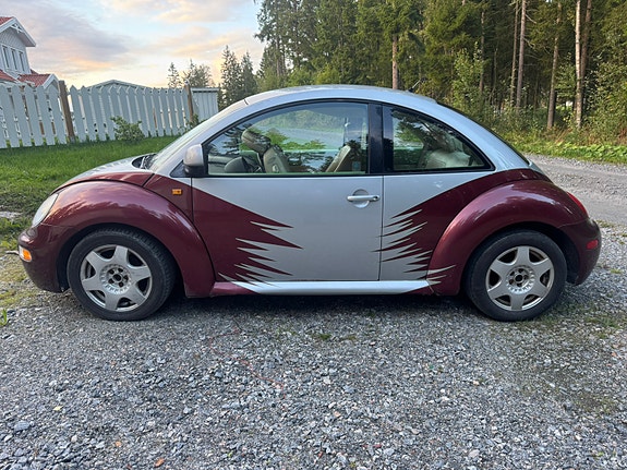 Volkswagen New Beetle 5 of 20