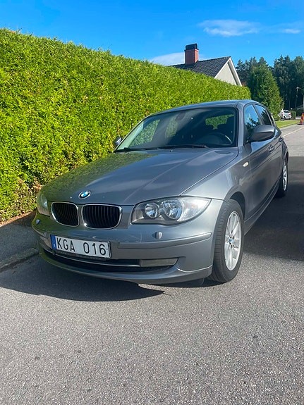 BMW 118d 4 of 6