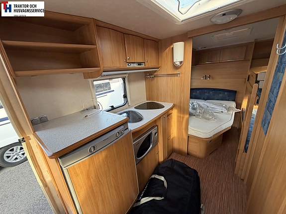 Adria CLASSICA 563 UK Barnkammarvagn -09 9 of 21