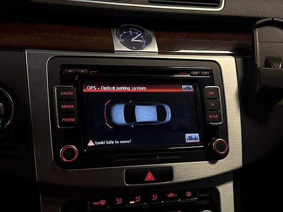 Volkswagen Passat CC 20 of 24