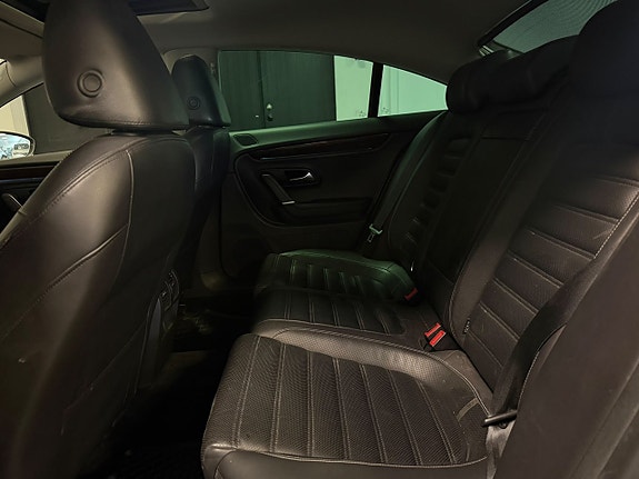 Volkswagen Passat CC 8 of 24