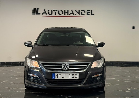 Volkswagen Passat CC 2 of 24