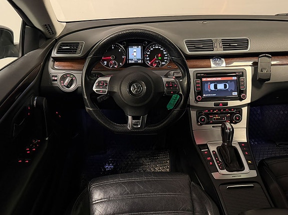 Volkswagen Passat CC 14 of 24