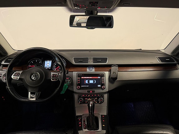 Volkswagen Passat CC 24 of 24