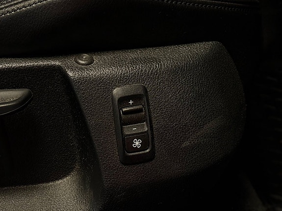 Volkswagen Passat CC 17 of 24