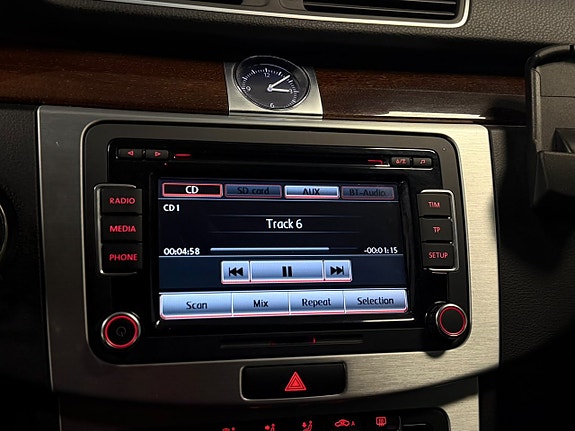 Volkswagen Passat CC 19 of 24