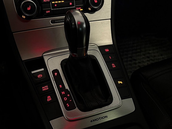 Volkswagen Passat CC 22 of 24