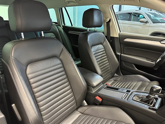 Volkswagen Passat Alltrack 15 of 28