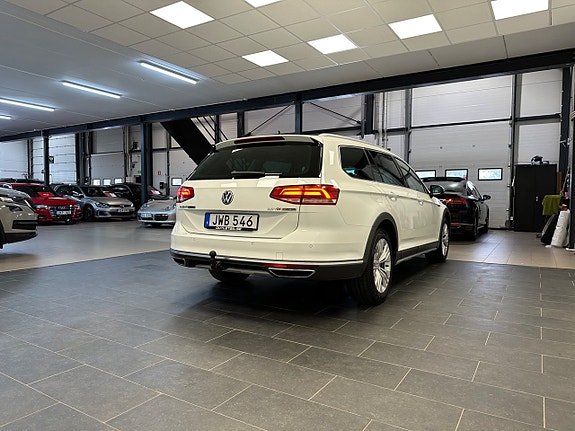 Volkswagen Passat Alltrack 9 of 28