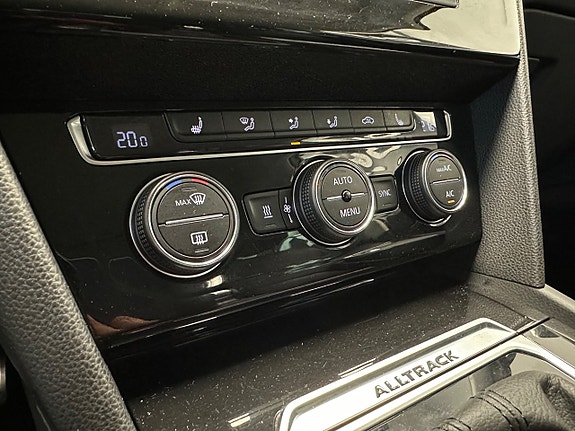 Volkswagen Passat Alltrack 24 of 28