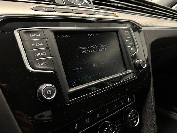 Volkswagen Passat Alltrack 26 of 28