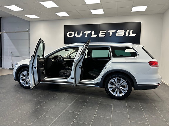 Volkswagen Passat Alltrack 3 of 28